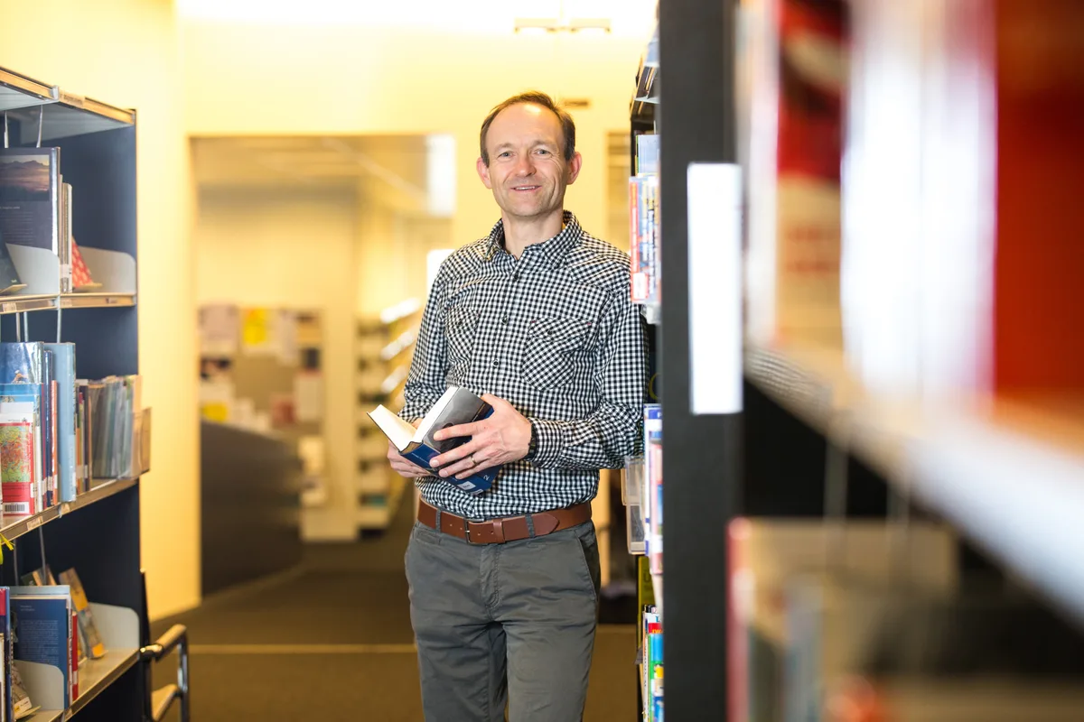 Der neue Leiter der Stadtbibliothek Uster Roman Weibel.